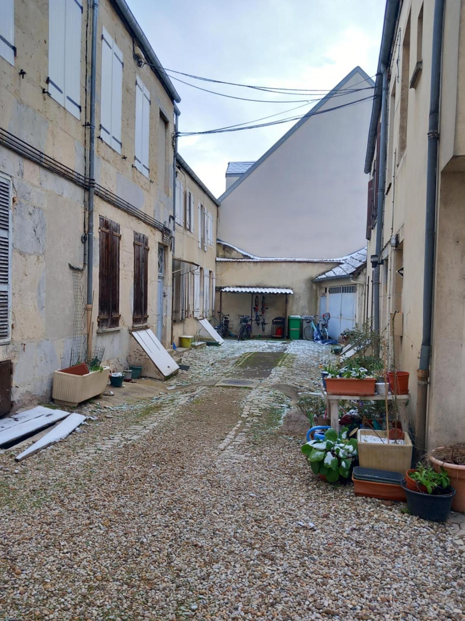 La Cour Fleurie, Confort Apartment Dijon